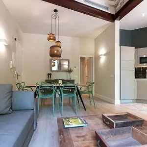 https://trivao-suites-sant-antoni-market-barcelona.catalonia-hotels.com
