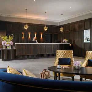 4* Отель Court & Leisure Centre